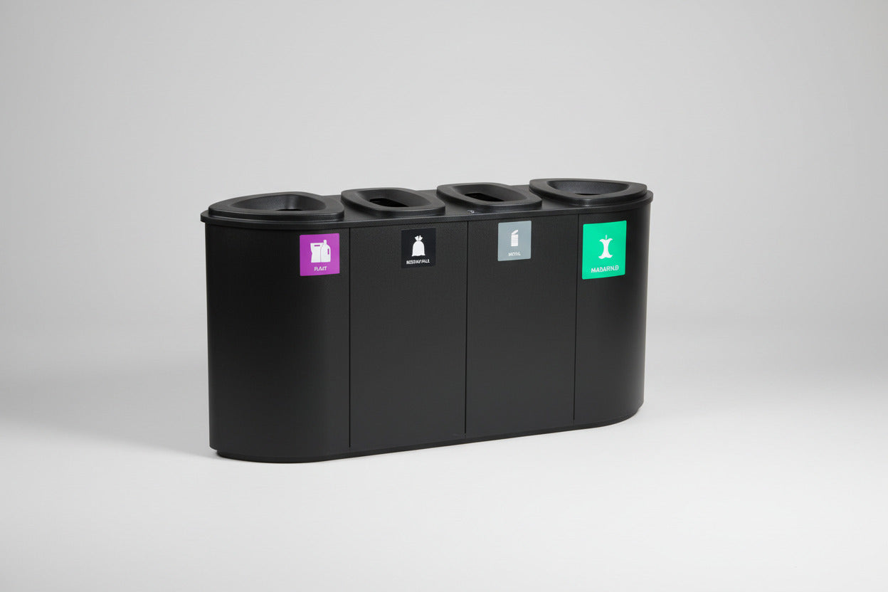 Affaldssortering med 4 rum i sort design set fra venstre skrå vinkel – sorteringsstation til plast, restaffald, metal og madaffald